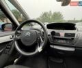 Красный Ситроен С4 Пикассо, объемом двигателя 2 л и пробегом 285 тыс. км за 4500 $, фото 8 на Automoto.ua