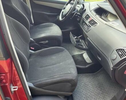 Красный Ситроен С4 Пикассо, объемом двигателя 1.6 л и пробегом 170 тыс. км за 8265 $, фото 8 на Automoto.ua