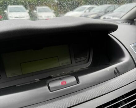 Червоний Сітроен С4 Пікассо, об'ємом двигуна 2 л та пробігом 280 тис. км за 4950 $, фото 12 на Automoto.ua