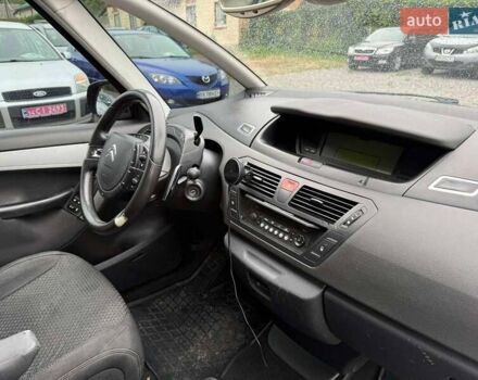 Красный Ситроен С4 Пикассо, объемом двигателя 2 л и пробегом 285 тыс. км за 4500 $, фото 16 на Automoto.ua