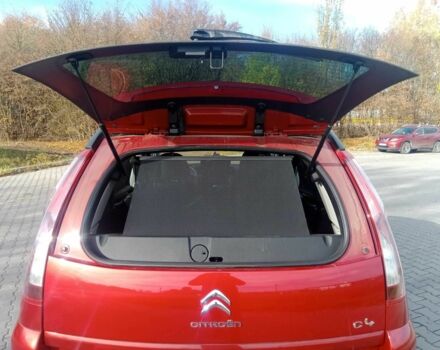 Червоний Сітроен С4 Пікассо, об'ємом двигуна 2 л та пробігом 300 тис. км за 8500 $, фото 4 на Automoto.ua