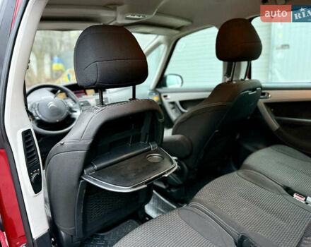 Червоний Сітроен С4 Пікассо, об'ємом двигуна 1.6 л та пробігом 241 тис. км за 5999 $, фото 47 на Automoto.ua