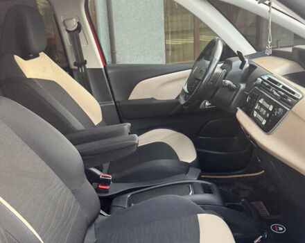 Красный Ситроен С4 Пикассо, объемом двигателя 1.56 л и пробегом 230 тыс. км за 11400 $, фото 15 на Automoto.ua