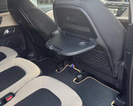 Красный Ситроен С4 Пикассо, объемом двигателя 1.56 л и пробегом 230 тыс. км за 11400 $, фото 16 на Automoto.ua