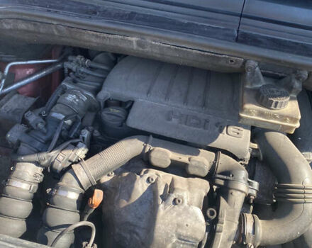 Червоний Сітроен С4 Пікассо, об'ємом двигуна 1.56 л та пробігом 215 тис. км за 5400 $, фото 10 на Automoto.ua