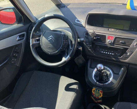 Червоний Сітроен С4 Пікассо, об'ємом двигуна 1.56 л та пробігом 215 тис. км за 5400 $, фото 15 на Automoto.ua