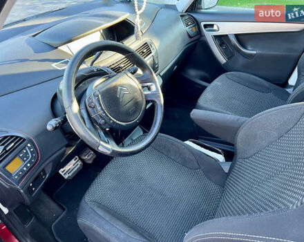 Ситроен С4 Пикассо 2009 в Боярка на Automoto.ua Красный Ситроен С4 Пикассо, объемом двигателя 1.6 л и пробегом 155 тыс. км за 6300 $, фото 4 на Automoto.ua