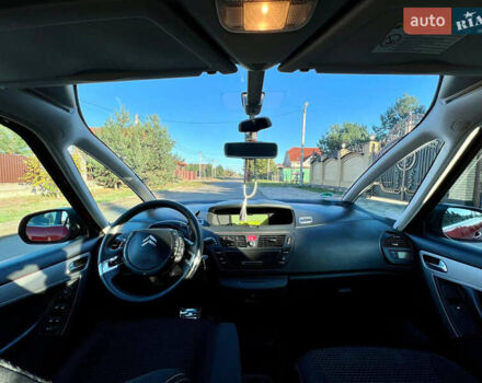 Ситроен С4 Пикассо 2009 в Боярка на Automoto.ua Красный Ситроен С4 Пикассо, объемом двигателя 1.6 л и пробегом 155 тыс. км за 6300 $, фото 2 на Automoto.ua