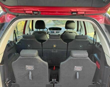 Ситроен С4 Пикассо 2013 в Ужгороде на Automoto.ua Красный Ситроен С4 Пикассо, объемом двигателя 1.58 л и пробегом 152 тыс. км за 5000 $, фото 6 на Automoto.ua