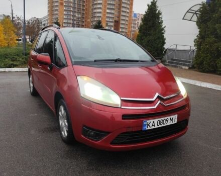 Красный Ситроен С4 Пикассо, объемом двигателя 2 л и пробегом 270 тыс. км за 4700 $, фото 1 на Automoto.ua