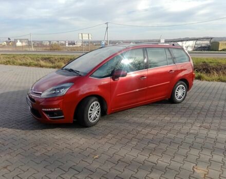 Красный Ситроен С4 Пикассо, объемом двигателя 2 л и пробегом 300 тыс. км за 8500 $, фото 1 на Automoto.ua