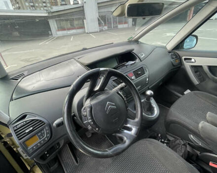 Жовтий Сітроен С4 Пікассо, об'ємом двигуна 1.56 л та пробігом 300 тис. км за 4150 $, фото 8 на Automoto.ua