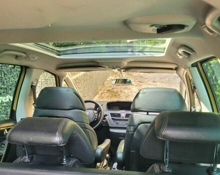 Желтый Ситроен С4 Пикассо, объемом двигателя 2 л и пробегом 310 тыс. км за 5900 $, фото 9 на Automoto.ua