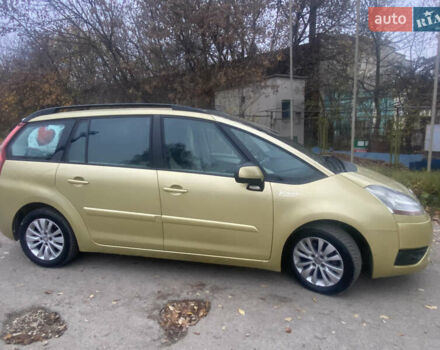 Желтый Ситроен С4 Пикассо, объемом двигателя 1.56 л и пробегом 260 тыс. км за 4000 $, фото 3 на Automoto.ua