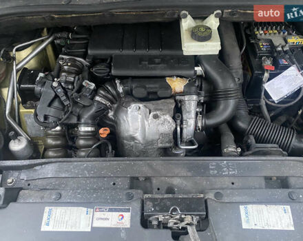 Желтый Ситроен С4 Пикассо, объемом двигателя 1.56 л и пробегом 260 тыс. км за 4000 $, фото 8 на Automoto.ua