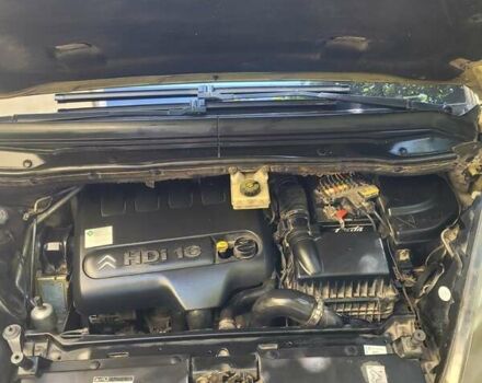 Желтый Ситроен С4 Пикассо, объемом двигателя 2 л и пробегом 310 тыс. км за 5900 $, фото 8 на Automoto.ua