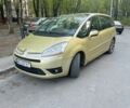 Желтый Ситроен С4 Пикассо, объемом двигателя 2 л и пробегом 303 тыс. км за 5500 $, фото 1 на Automoto.ua