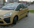 Желтый Ситроен С4 Пикассо, объемом двигателя 1.56 л и пробегом 230 тыс. км за 5750 $, фото 2 на Automoto.ua