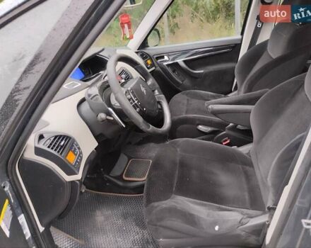 Сітроен С4 Пікассо 2006 у Кременце на Automoto.ua Сірий Сітроен С4 Пікассо, об'ємом двигуна 2 л та пробігом 300 тис. км за 4950 $, фото 4 на Automoto.ua