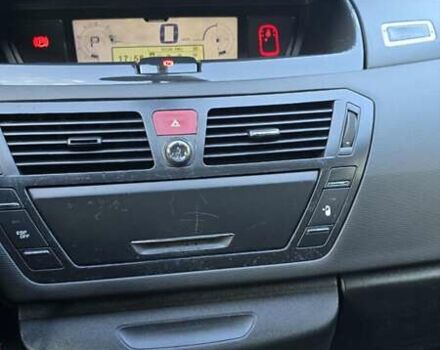 Серый Ситроен С4 Пикассо, объемом двигателя 2 л и пробегом 195 тыс. км за 6700 $, фото 9 на Automoto.ua