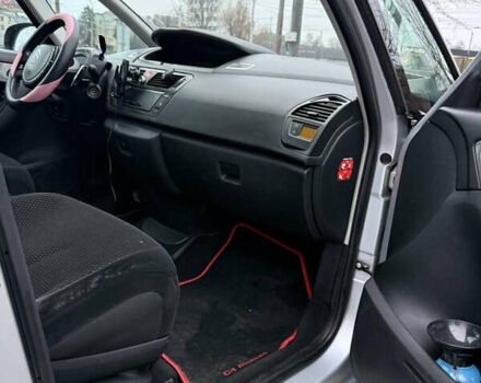 Серый Ситроен С4 Пикассо, объемом двигателя 2 л и пробегом 281 тыс. км за 5500 $, фото 2 на Automoto.ua