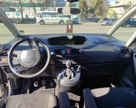 Серый Ситроен С4 Пикассо, объемом двигателя 1.7 л и пробегом 328 тыс. км за 5200 $, фото 7 на Automoto.ua