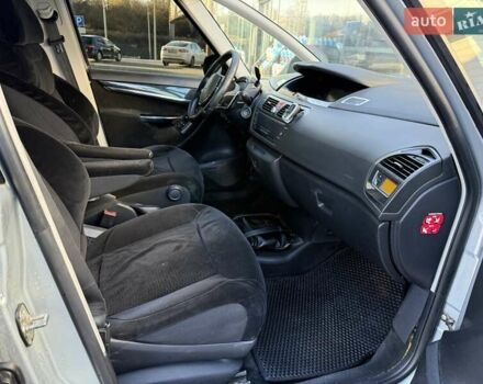 Сірий Сітроен С4 Пікассо, об'ємом двигуна 2 л та пробігом 220 тис. км за 4900 $, фото 19 на Automoto.ua