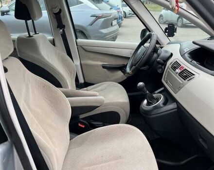 Сірий Сітроен С4 Пікассо, об'ємом двигуна 1.7 л та пробігом 356 тис. км за 6500 $, фото 17 на Automoto.ua