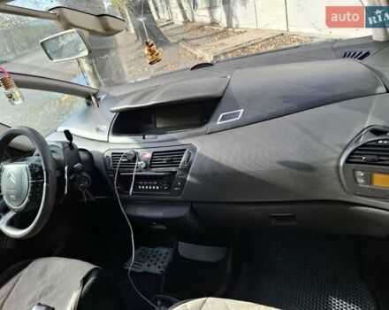 Серый Ситроен С4 Пикассо, объемом двигателя 2 л и пробегом 210 тыс. км за 5700 $, фото 7 на Automoto.ua