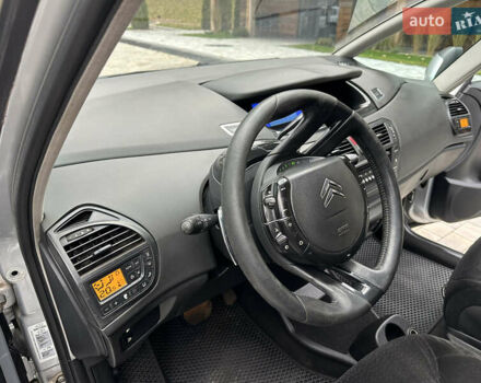 Сірий Сітроен С4 Пікассо, об'ємом двигуна 2 л та пробігом 220 тис. км за 4990 $, фото 31 на Automoto.ua