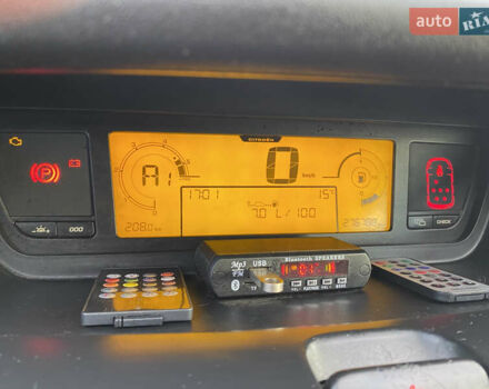 Серый Ситроен С4 Пикассо, объемом двигателя 1.56 л и пробегом 285 тыс. км за 5700 $, фото 24 на Automoto.ua