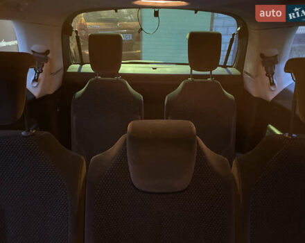 Серый Ситроен С4 Пикассо, объемом двигателя 1.56 л и пробегом 285 тыс. км за 5700 $, фото 33 на Automoto.ua