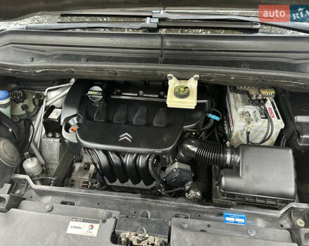 Сірий Сітроен С4 Пікассо, об'ємом двигуна 2 л та пробігом 220 тис. км за 4990 $, фото 41 на Automoto.ua