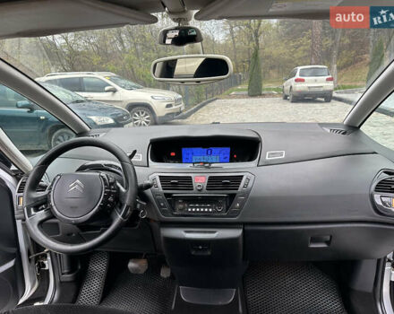 Сірий Сітроен С4 Пікассо, об'ємом двигуна 2 л та пробігом 220 тис. км за 4990 $, фото 37 на Automoto.ua