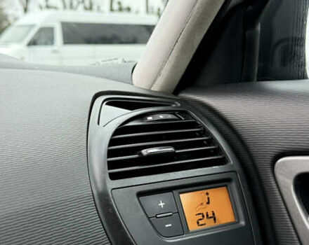 Серый Ситроен С4 Пикассо, объемом двигателя 1.56 л и пробегом 187 тыс. км за 4900 $, фото 28 на Automoto.ua