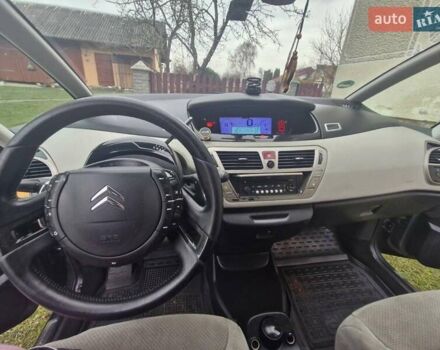 Серый Ситроен С4 Пикассо, объемом двигателя 2 л и пробегом 281 тыс. км за 5100 $, фото 15 на Automoto.ua