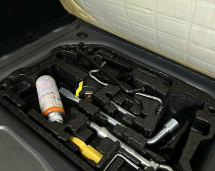 Серый Ситроен С4 Пикассо, объемом двигателя 1.56 л и пробегом 267 тыс. км за 5900 $, фото 26 на Automoto.ua