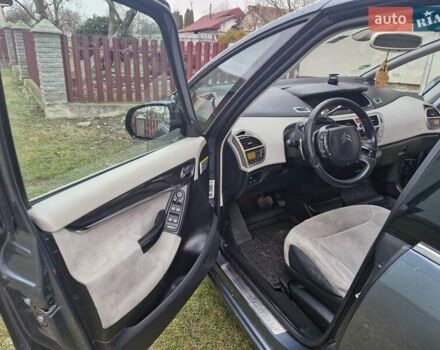 Серый Ситроен С4 Пикассо, объемом двигателя 2 л и пробегом 281 тыс. км за 5100 $, фото 12 на Automoto.ua