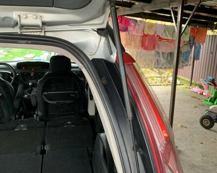 Сірий Сітроен С4 Пікассо, об'ємом двигуна 1.6 л та пробігом 300 тис. км за 5700 $, фото 25 на Automoto.ua