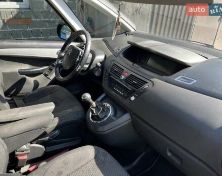 Серый Ситроен С4 Пикассо, объемом двигателя 1.56 л и пробегом 400 тыс. км за 4500 $, фото 5 на Automoto.ua