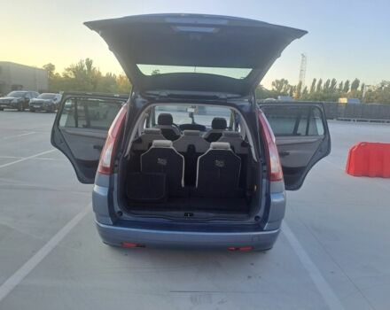 Серый Ситроен С4 Пикассо, объемом двигателя 1.6 л и пробегом 334 тыс. км за 5000 $, фото 13 на Automoto.ua