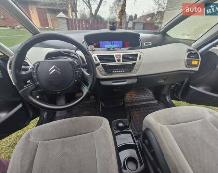 Серый Ситроен С4 Пикассо, объемом двигателя 2 л и пробегом 281 тыс. км за 5100 $, фото 13 на Automoto.ua