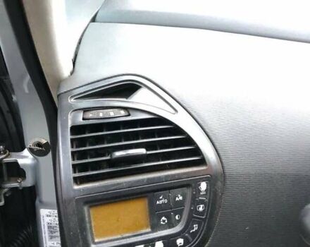 Сірий Сітроен С4 Пікассо, об'ємом двигуна 1.6 л та пробігом 300 тис. км за 4800 $, фото 12 на Automoto.ua