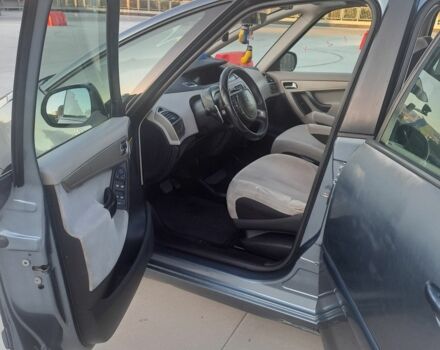 Серый Ситроен С4 Пикассо, объемом двигателя 1.6 л и пробегом 334 тыс. км за 5000 $, фото 9 на Automoto.ua