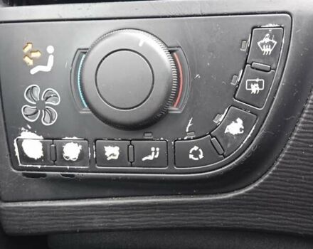 Серый Ситроен С4 Пикассо, объемом двигателя 1.75 л и пробегом 250 тыс. км за 5500 $, фото 5 на Automoto.ua