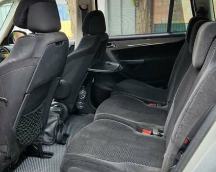 Сірий Сітроен С4 Пікассо, об'ємом двигуна 1.56 л та пробігом 270 тис. км за 5400 $, фото 7 на Automoto.ua