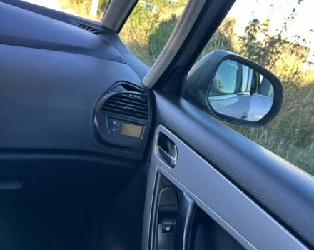 Серый Ситроен С4 Пикассо, объемом двигателя 1.6 л и пробегом 340 тыс. км за 2650 $, фото 11 на Automoto.ua