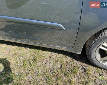 Серый Ситроен С4 Пикассо, объемом двигателя 1.56 л и пробегом 400 тыс. км за 4500 $, фото 4 на Automoto.ua