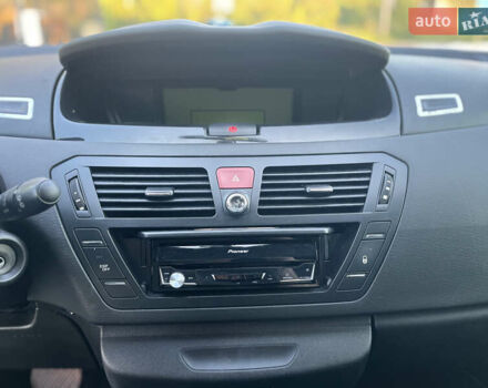 Серый Ситроен С4 Пикассо, объемом двигателя 1.6 л и пробегом 125 тыс. км за 5400 $, фото 32 на Automoto.ua