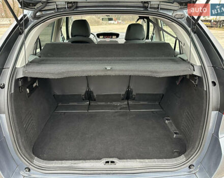 Серый Ситроен С4 Пикассо, объемом двигателя 1.6 л и пробегом 184 тыс. км за 5500 $, фото 19 на Automoto.ua